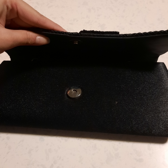 Black formal clutch - Picture 3 of 3